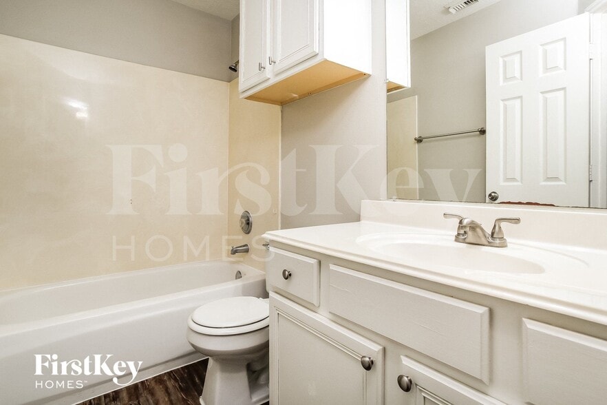 Building Photo - 2922 Eaglenest Ln