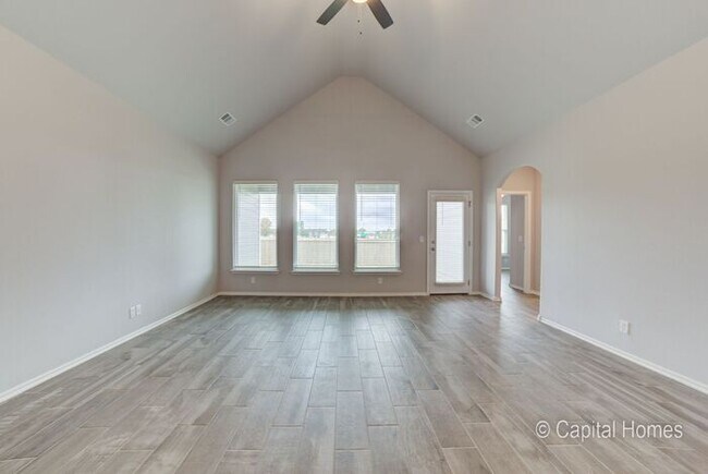 Building Photo - Move In Special! Relax In The Comfort of a...
