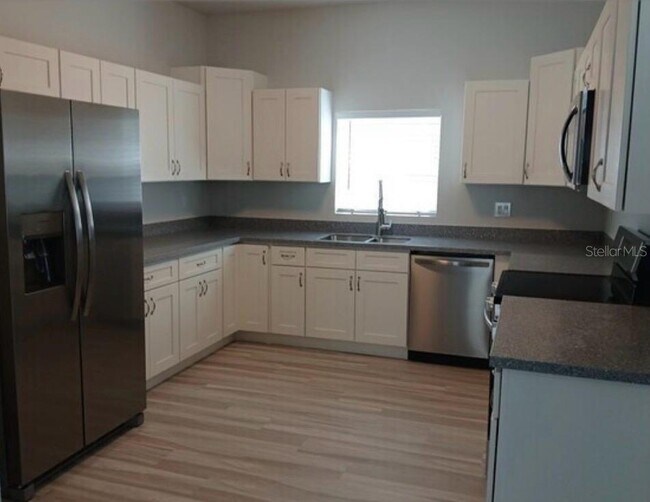 Building Photo - 1520 Las Villas Blvd