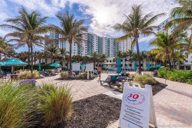 Building Photo - 3801 S Ocean Dr