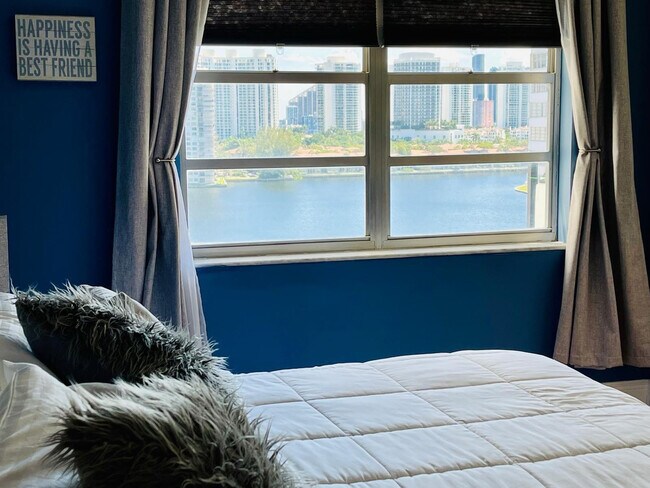 Building Photo - 2750 NE 183rd St