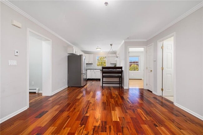 Building Photo - 231 Maple Ave