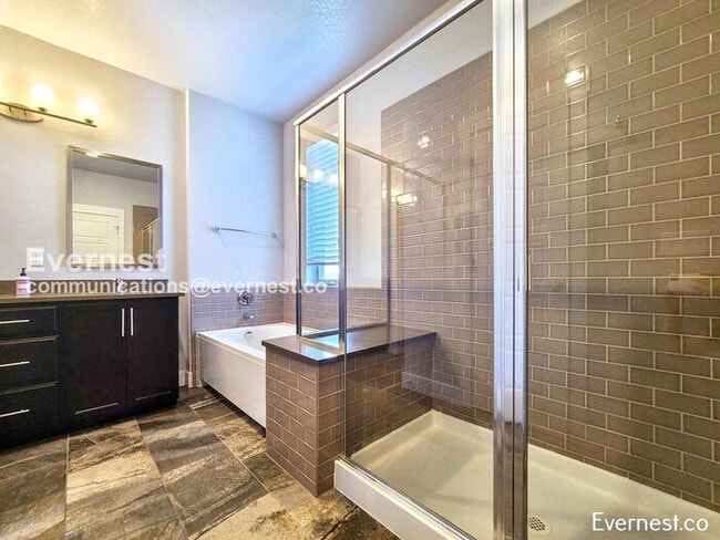 Building Photo - 5470 Trenton St