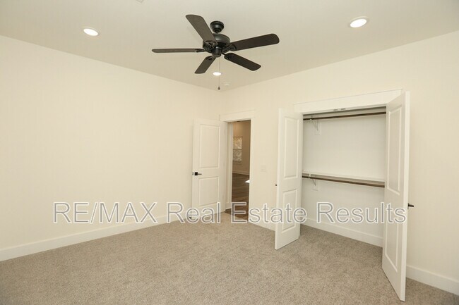 Building Photo - 12 Celtic Dr