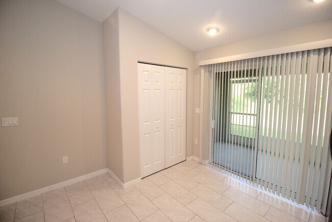 Building Photo - Roomy 3 Bed 2 Bath 1 Car Grg Home for rent...
