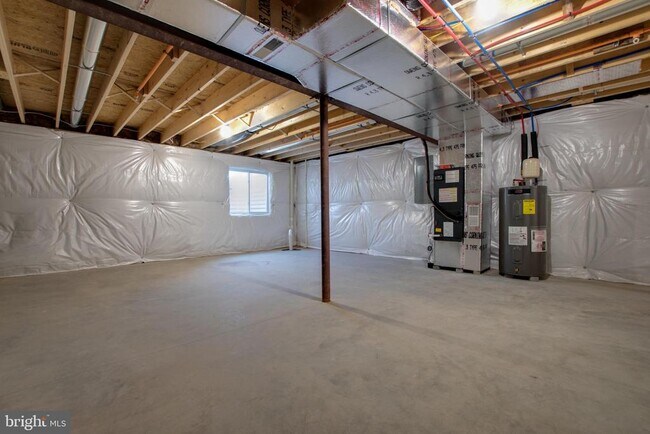 Building Photo - 6110 Sawgrass Ct