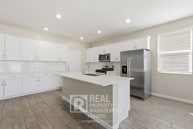 Building Photo - 16808 W Cavedale Dr