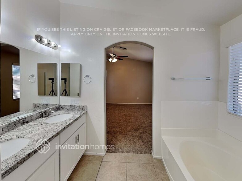 Building Photo - 16105 N 159th Dr