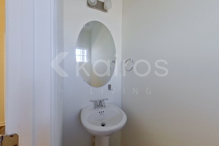 Building Photo - 153 Dudley Wy