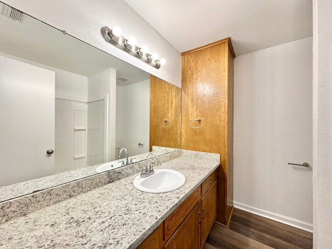 Building Photo - Available now! Newly Updated 3/2/2! Large ...