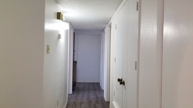 Building Photo - HOME ON QUIET STREET NEAR HOSPITAL