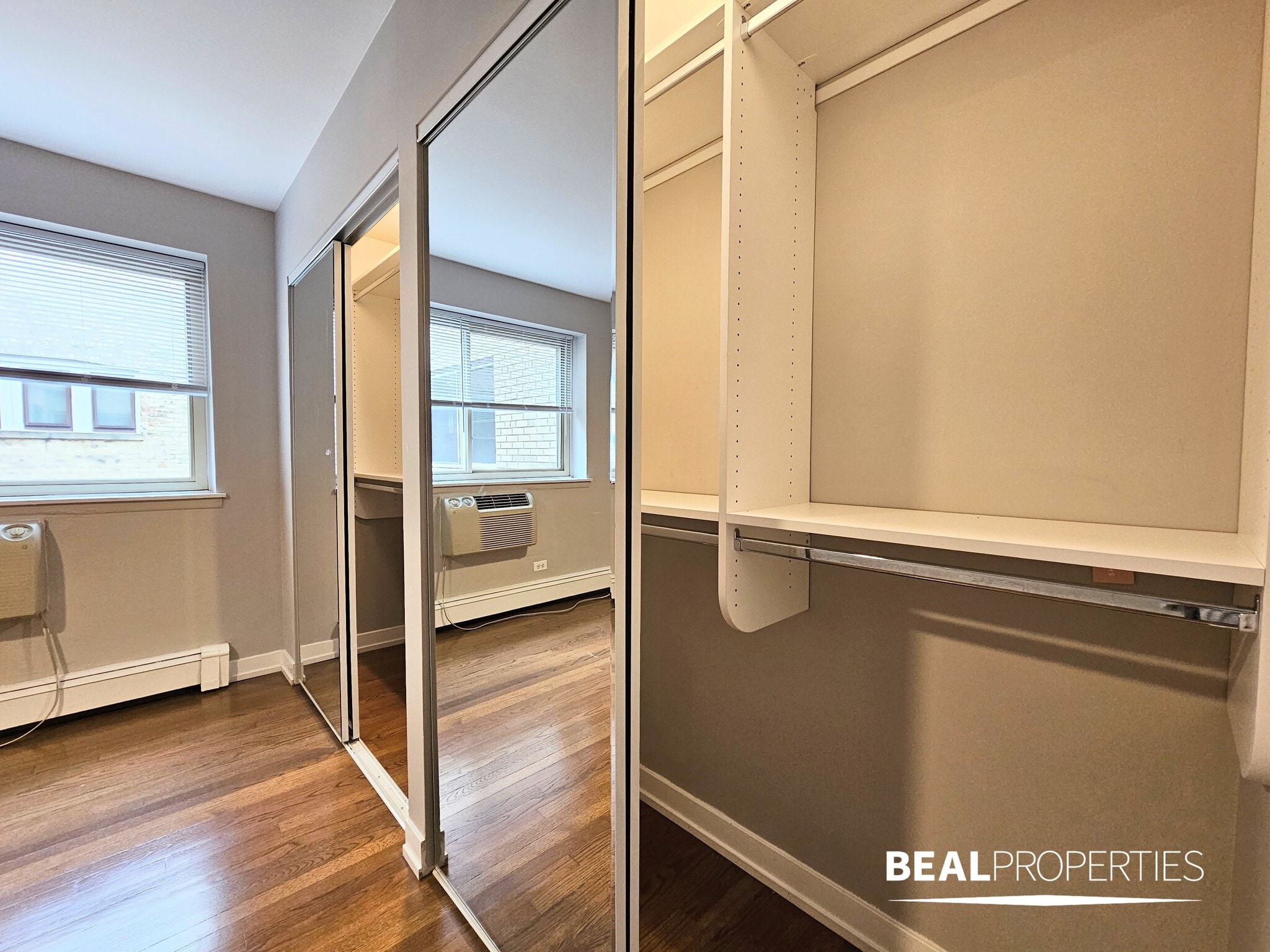 Building Photo - 524 W Oakdale Ave