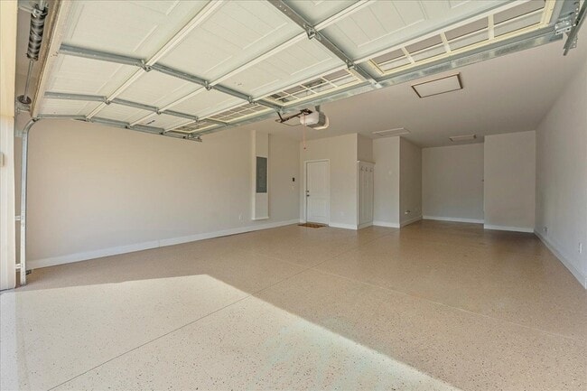 Building Photo - 1021 Leeward Run Trl