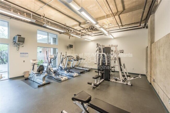 Building Photo - 620 Glen Iris Dr NE