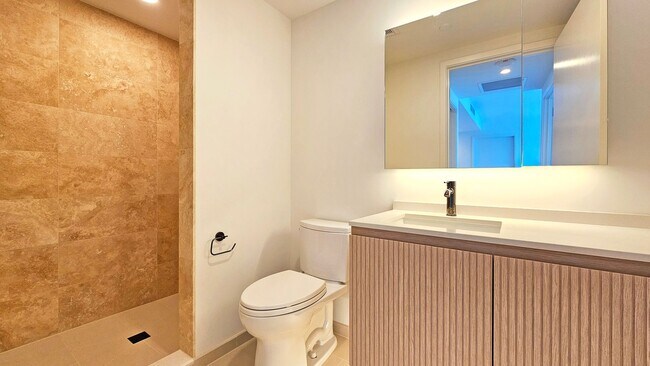 Building Photo - Stunning New 2BR Residence at The Park Ward Village