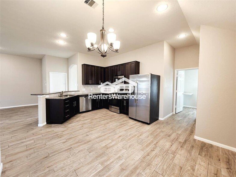 Building Photo - 14534 Myers Dr