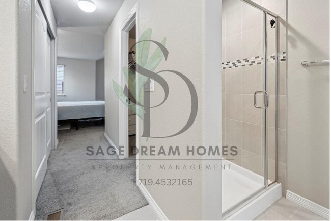 Building Photo - Beautiful 5 Bed + Office Home with 3-Car Garage in Desirable Lorson Ranch!