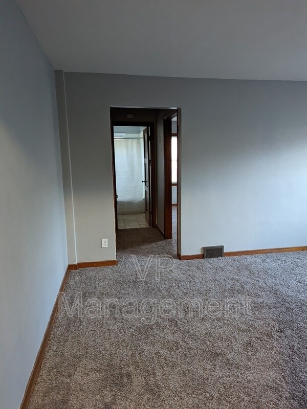 Building Photo - 410 23rd St