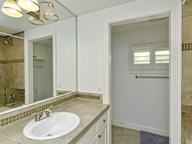Building Photo - 404 Brookhaven Trail