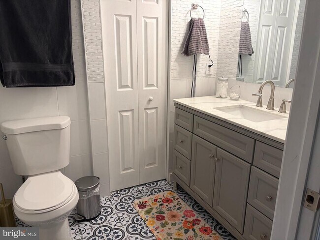 Building Photo - Beautifully renovated 3-bedroom, 2-bathroom home in the highly sought-after Canton/Fells Point ne...