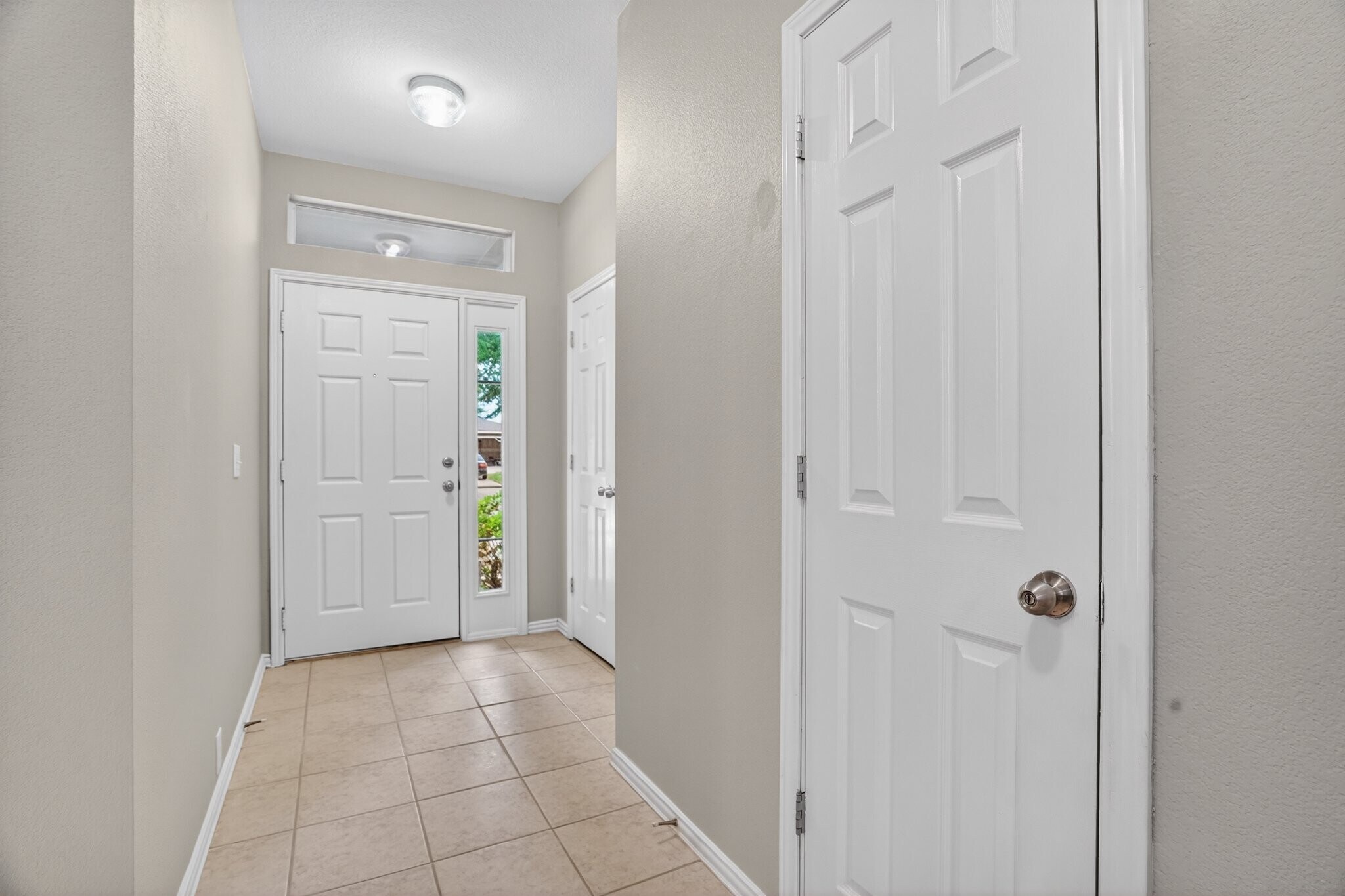 Building Photo - 10624 Traymore Dr