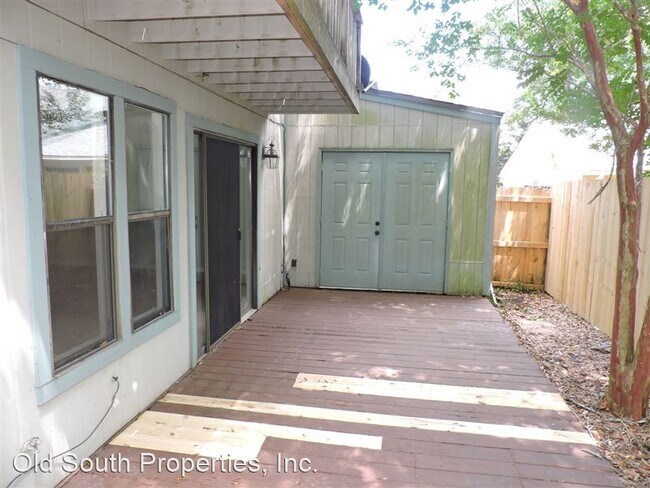 Building Photo - 3501 Parkwood Ave
