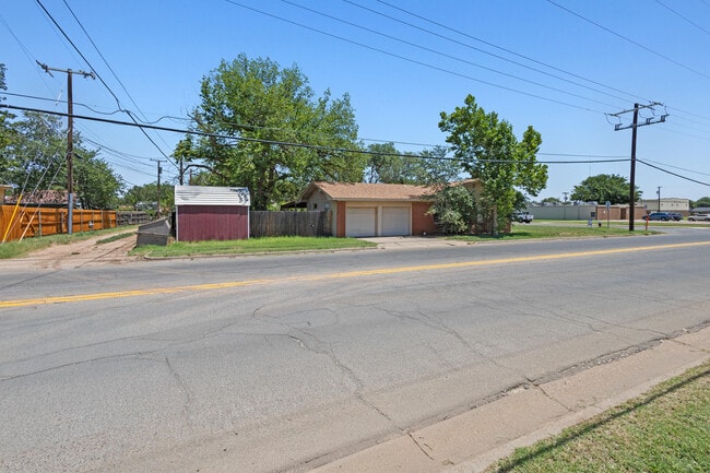 Building Photo - 2826 58th St