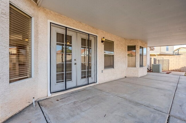 Building Photo - Beautifully Updated 4-Bedroom Home with Easy Access to Loop 101!