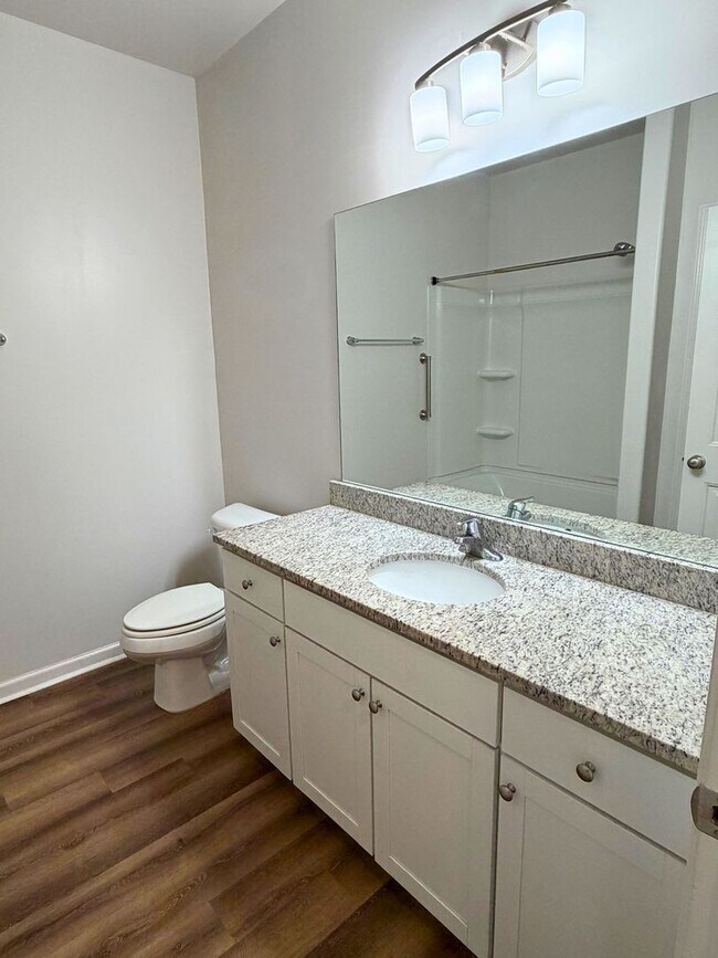 Building Photo - Spacious 5-bedroom, 3-bath home featuring two additional flex rooms!