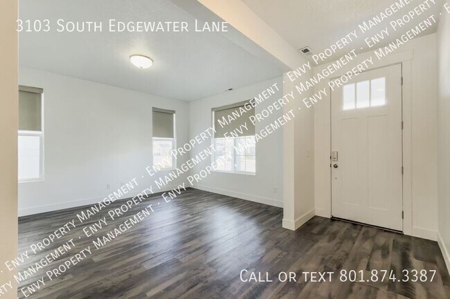 Building Photo - 3103 S Edgewater Ln