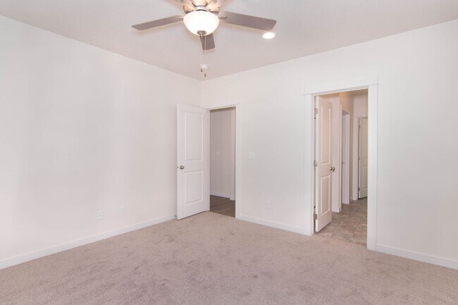 Building Photo - 3 Bed 2 Bath Home @ Pillar Rock Estates. H...