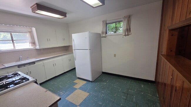 Building Photo - "Charming 1-Bedroom Duplex Retreat in Ogden – Your Cozy Haven Awaits!"
