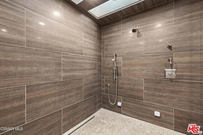 Building Photo - 17424 Cumpston St