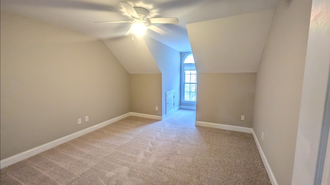 Building Photo - 527 Competition Rd