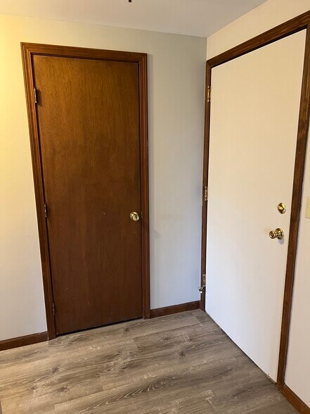 Closet door and door leaving. - 3890 Ridge Lea Rd