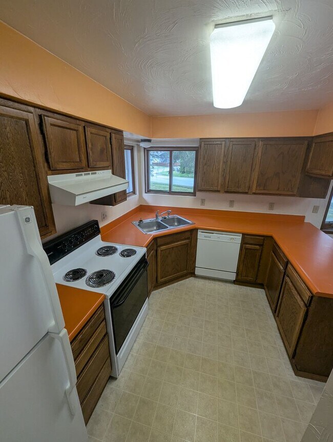 Building Photo - 136