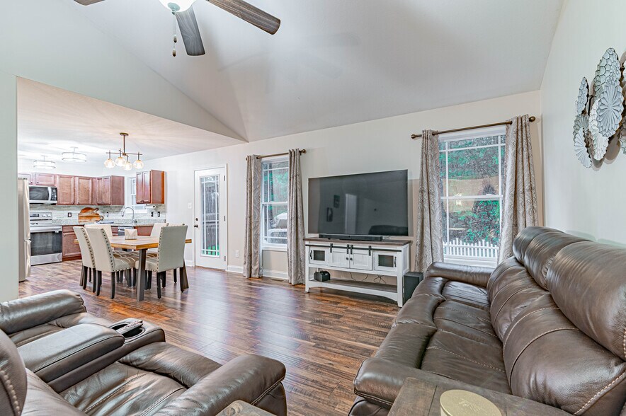 Building Photo - 7809 Elkton Ln