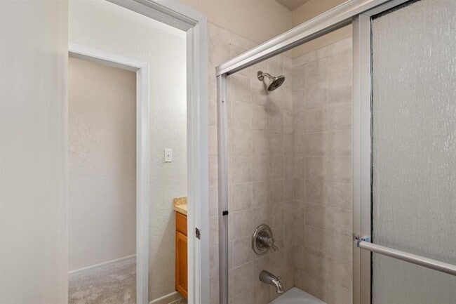 Building Photo - 115 Rhonda Dr