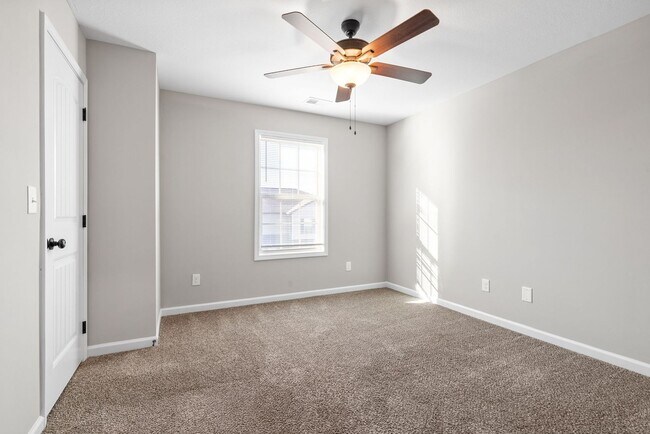 Building Photo - 268 Smithson Ln