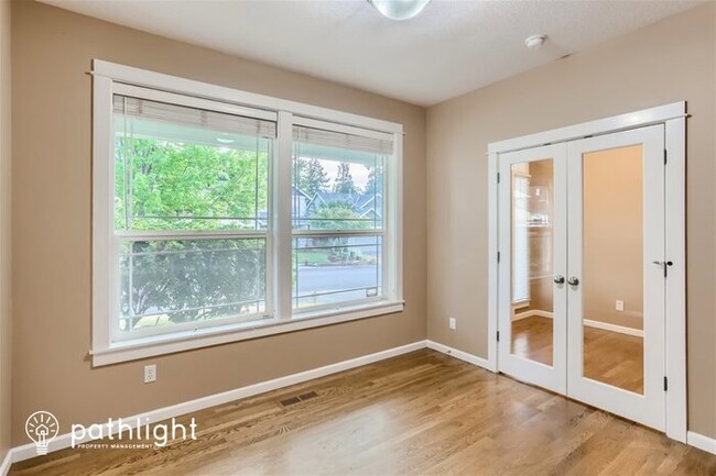 Building Photo - 5320 Southeast Frances Court, Hillsboro, O...