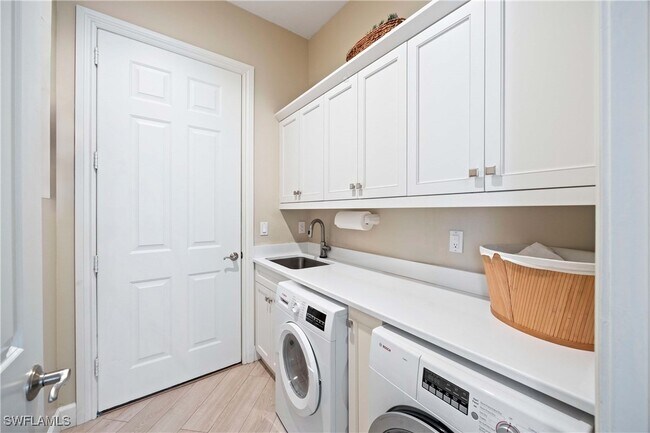 Building Photo - 8862 Shenendoah Cir