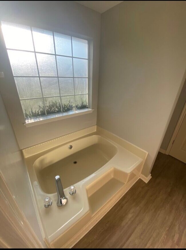 Building Photo - 108 Winchester Ln