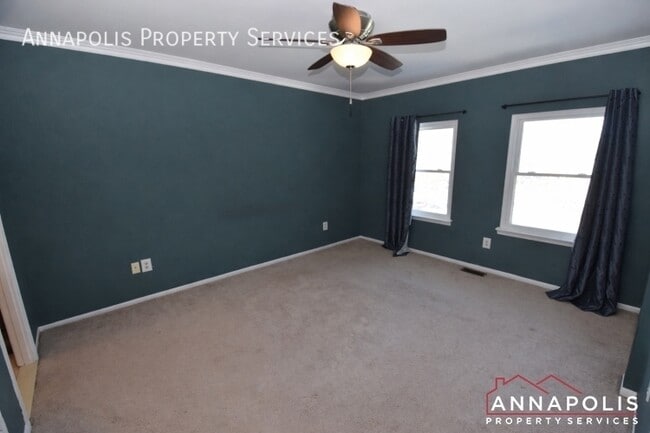 Building Photo - 2443 Vineyard Ln