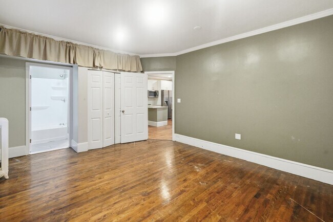 Building Photo - 131 Providence St