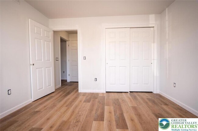 Building Photo - 5994 Coplay Rd