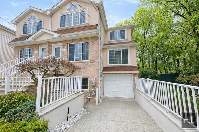 Building Photo - 34 Orbit Ln