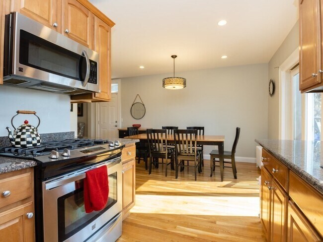 Building Photo - 45 Old Harbor St