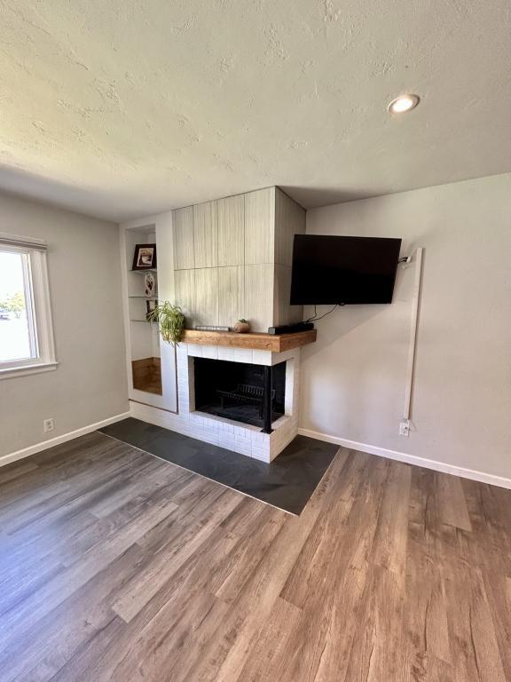 Building Photo - 233 Greydene Ave