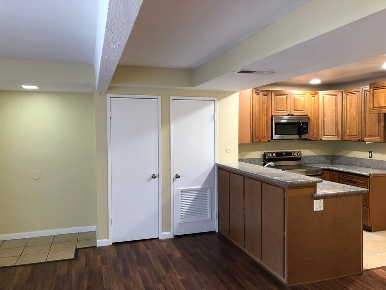 Building Photo - 2266 Denair Ave