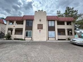 Building Photo - Bellota